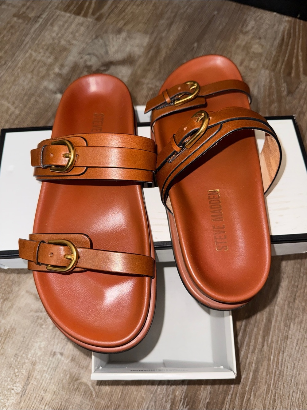 Like New Steve Madden Zina Buckle Congac Leather Sandals - Picture 5 of 6